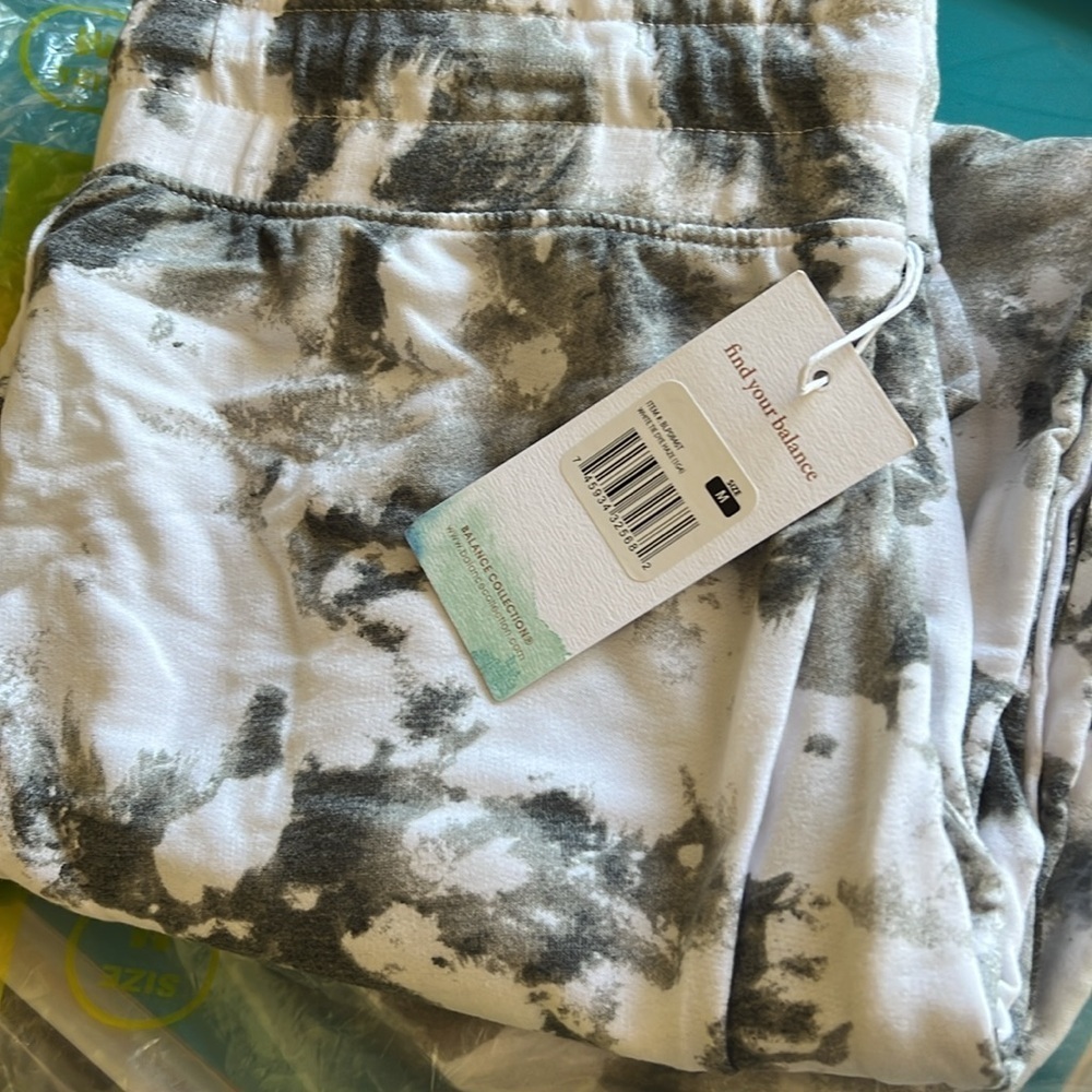 Balance Collection White Tie-Dye Haze Weekender 27'' Pocket Joggers Brand new - Picture 2 of 4
